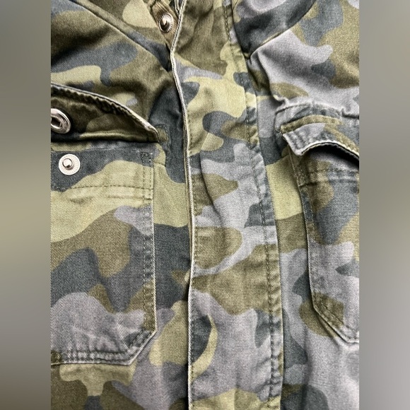 Cat & Jack Parka style coat for little girls size small camouflage - Picture 6 of 7